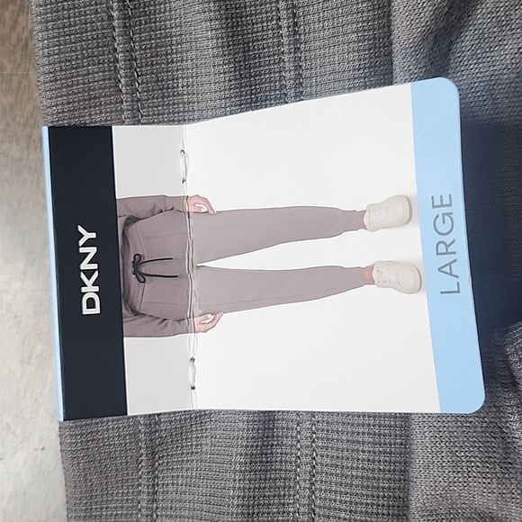 DKNY Jogger - Picture 9 of 10